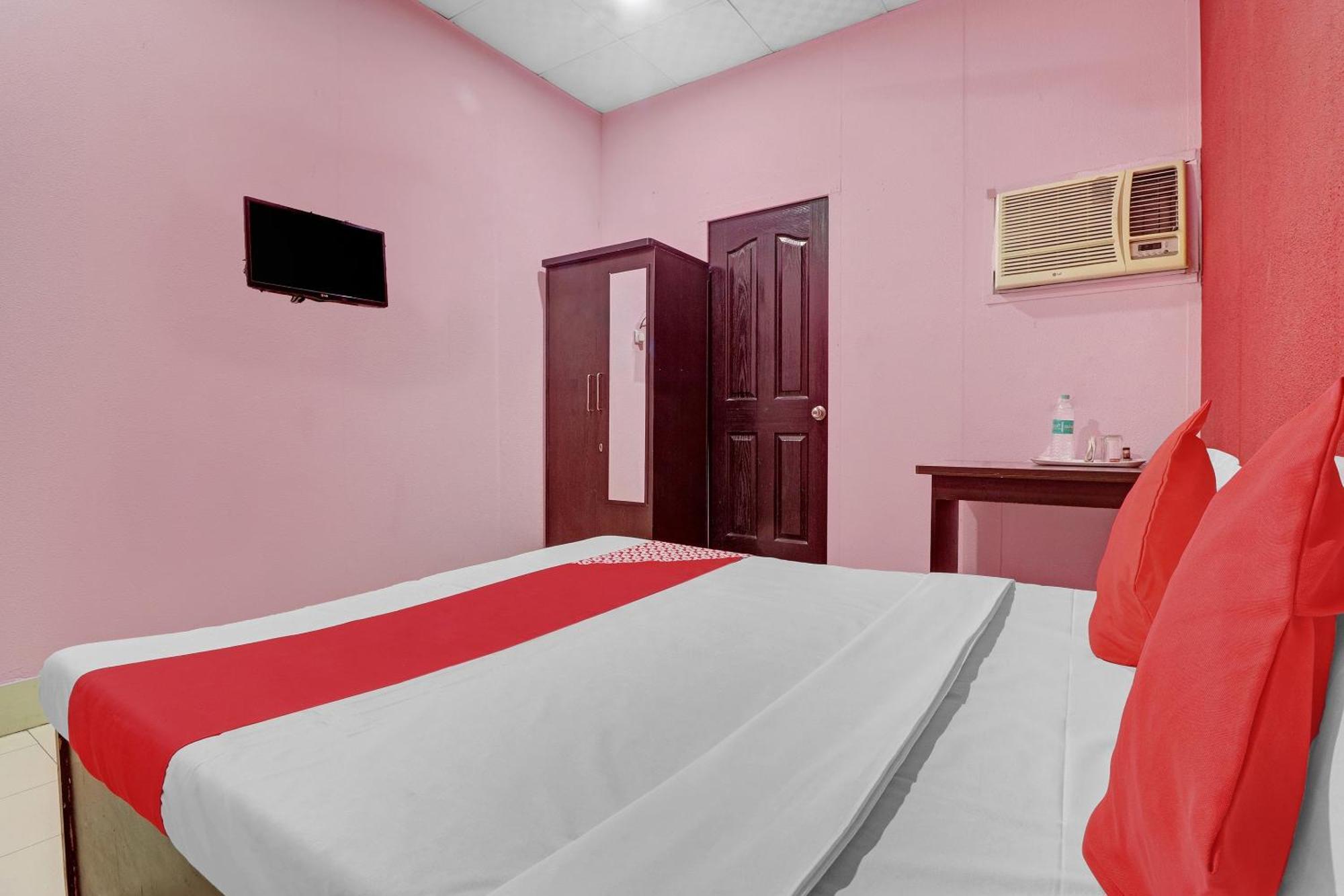 Hotel O Drizzling Land Muradnagar Kültér fotó