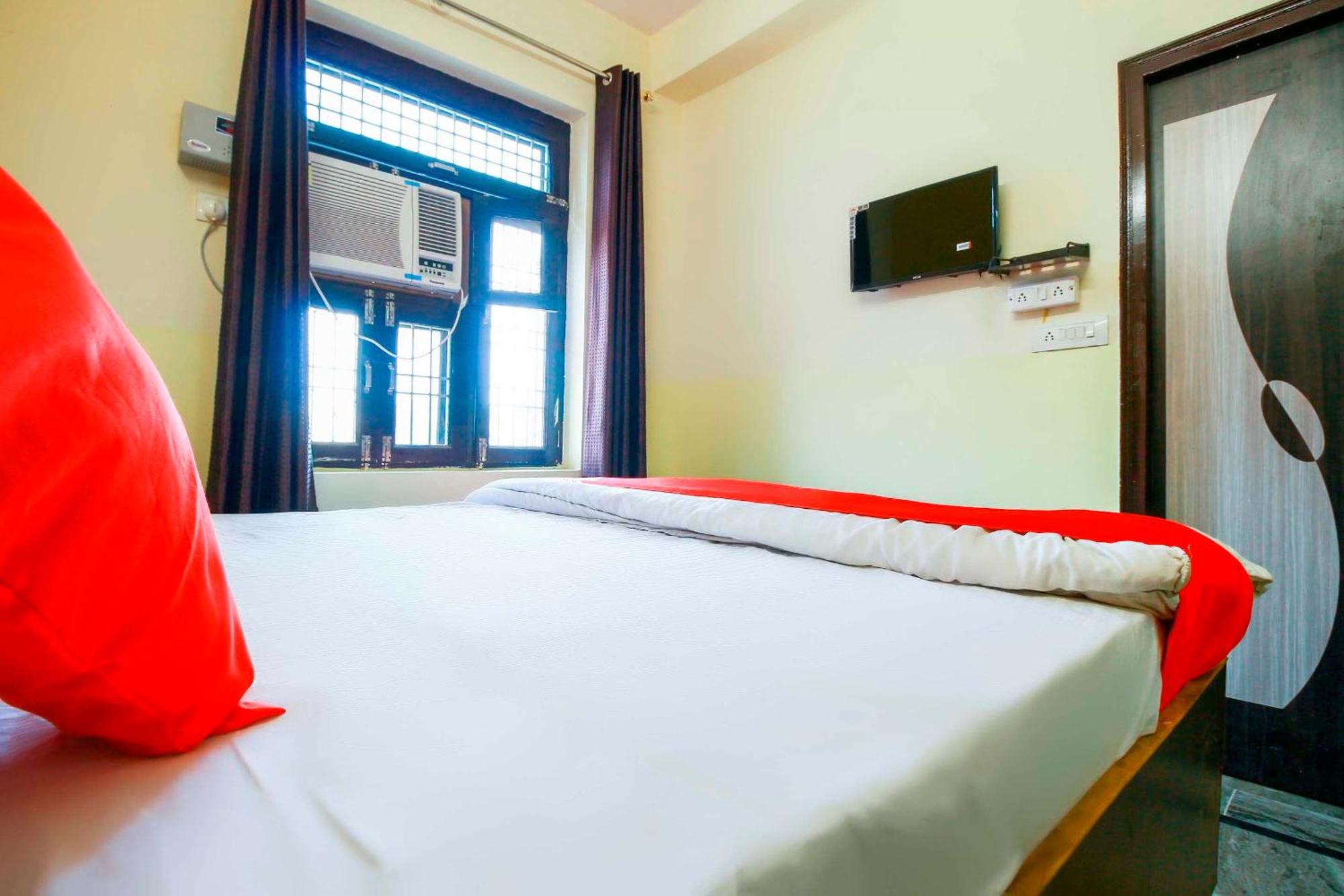 Hotel O Drizzling Land Muradnagar Kültér fotó