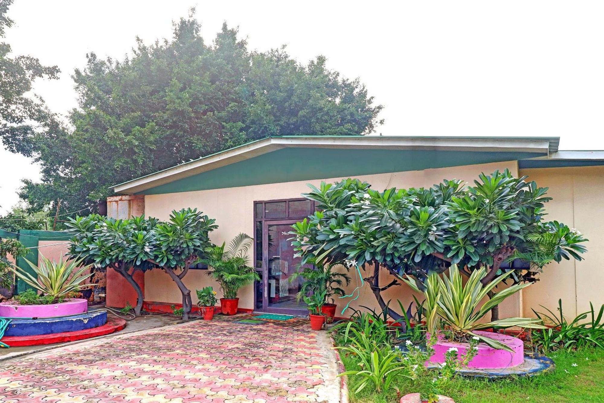 Hotel O Drizzling Land Muradnagar Kültér fotó