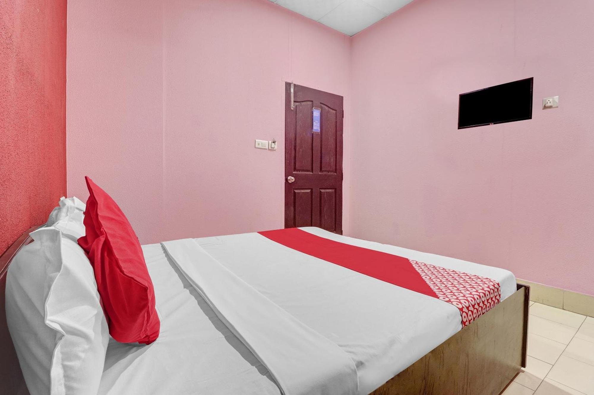 Hotel O Drizzling Land Muradnagar Kültér fotó