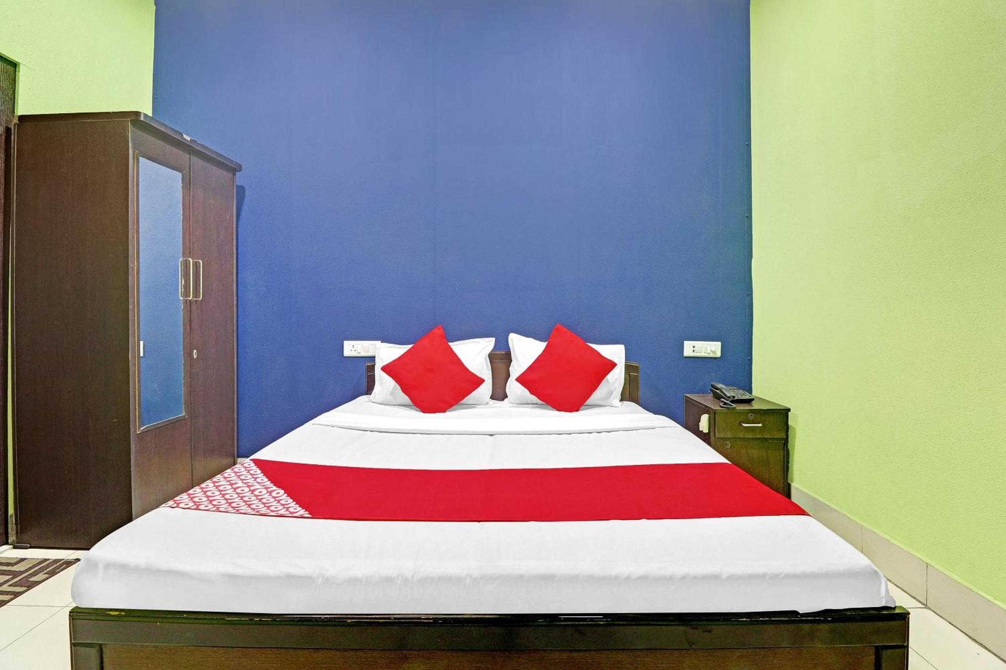 Hotel O Drizzling Land Muradnagar Kültér fotó