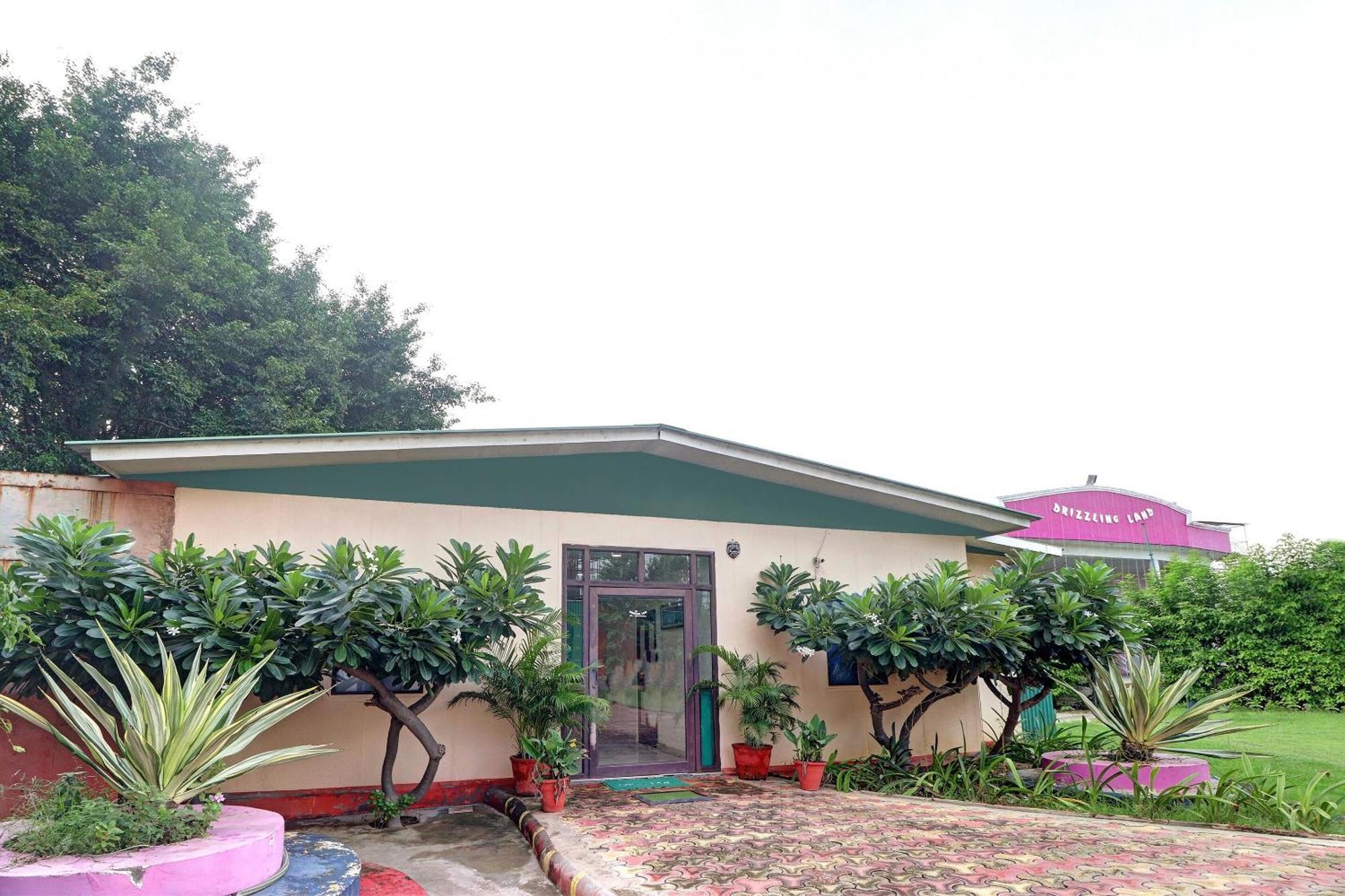 Hotel O Drizzling Land Muradnagar Kültér fotó
